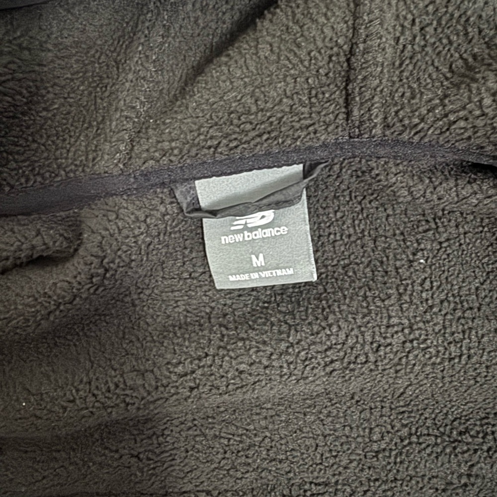 New Balance Black Hooded Jacket - Picture 4 of 5